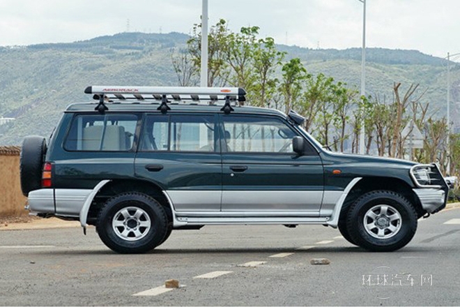 2013款 2.2L 手動四驅標準型