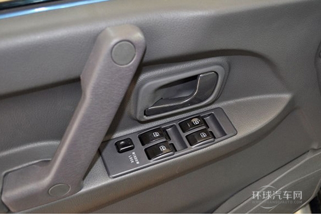 2009款 2.2L 手動(dòng)四驅(qū)