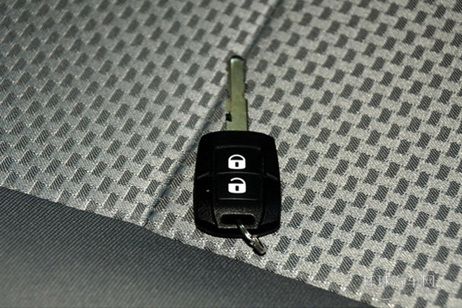 2013款 改款 1.5L 手動舒適型7座 國V