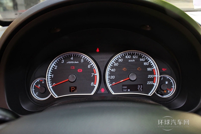 2013款 兩廂 1.6L 自動(dòng)精英版