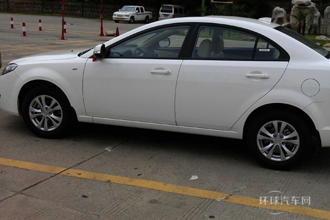 2013款 兩廂 1.6L 手動精英版