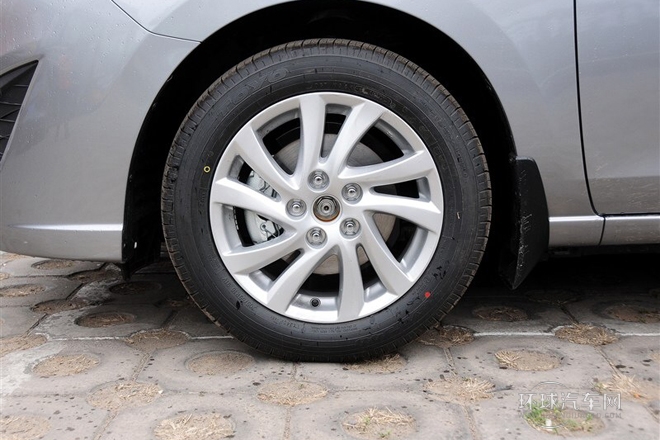 2013款 2.0L 手動舒適型