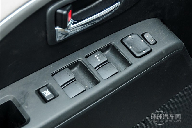 2013款 2.0L 手動舒適型