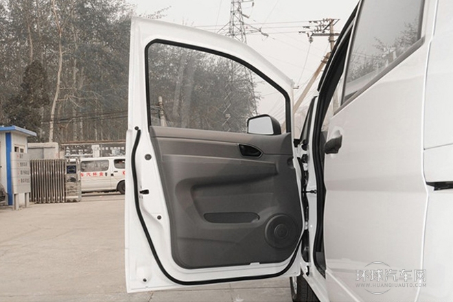 2013款 改款 1.5L 手動標(biāo)準(zhǔn)型5座 國IV