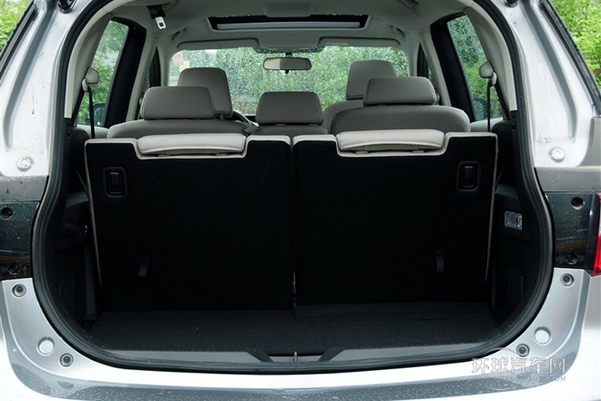 2013款 2.0L 手動舒適型