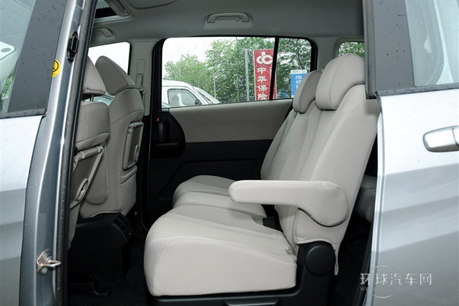 2013款 2.0L 手動舒適型