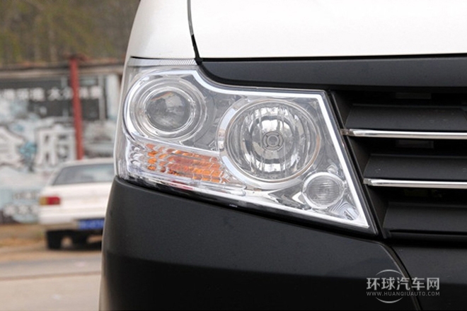 2013款 改款 1.5L 手動標(biāo)準(zhǔn)型5座 國IV