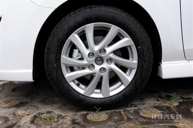 2013款 2.0L 自動豪華型