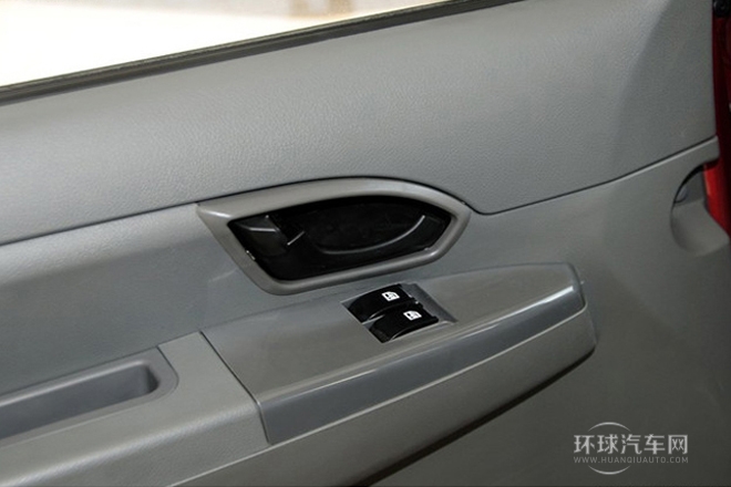 2013款 改款 1.5L 手動標準型7座 國IV