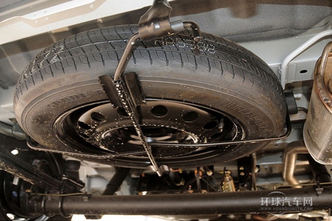 2013款 改款 1.5L 手動標準型5座 國V