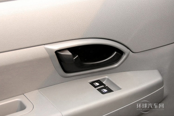 2013款 改款 1.5L 手動標準型5座 國V