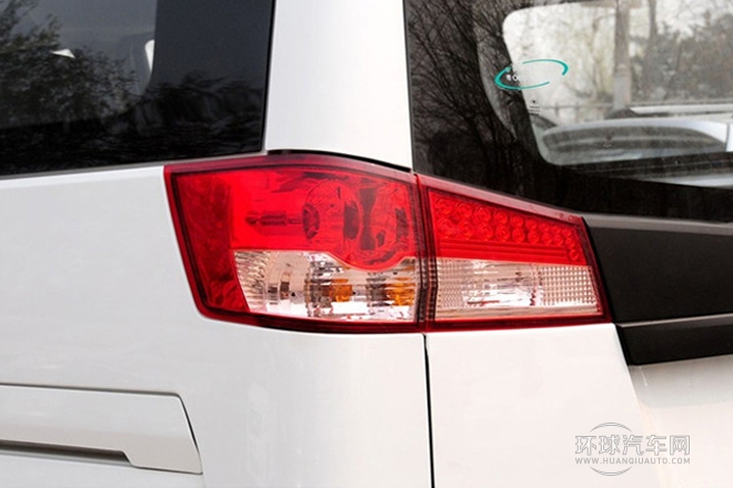 2013款 改款 1.5L 手動標(biāo)準(zhǔn)型5座 國V