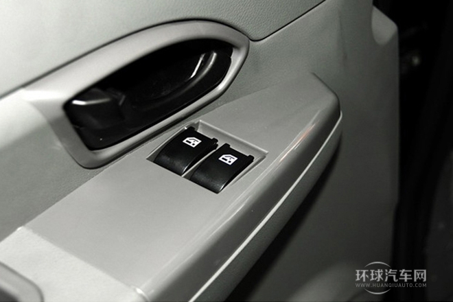 2013款 改款 1.5L 手動標準型7座 國V