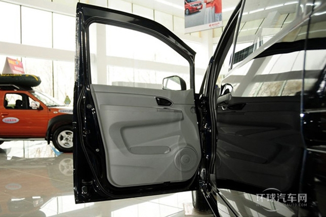 2013款 改款 1.5L 手動(dòng)標(biāo)準(zhǔn)型7座 國(guó)V