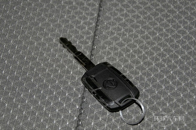 2013款 改款 1.6L 手動商用型5座 國V