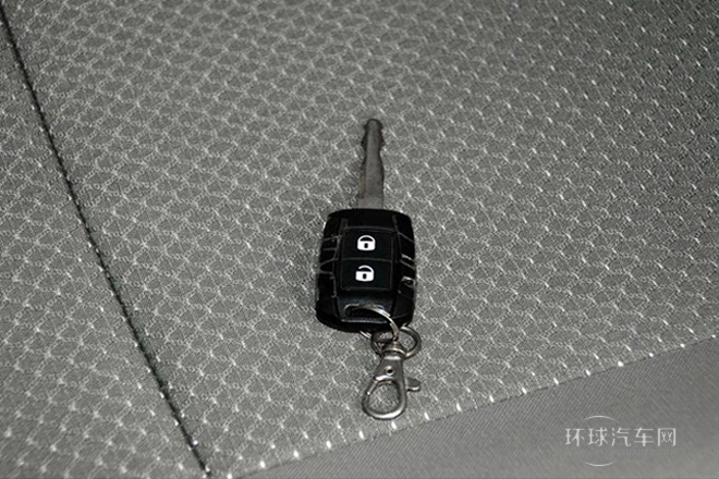 2013款 改款 1.6L 手動實用型7座 國V