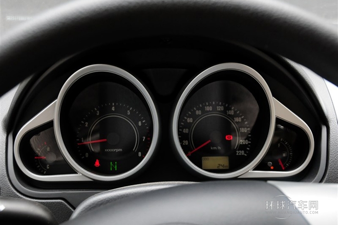 2013款 1.5L 自動靈動版