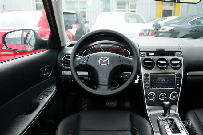 2013款 2.0L 自動超豪華型