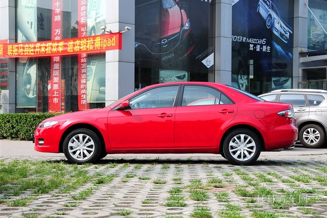 2013款 2.0L 自動超豪華型