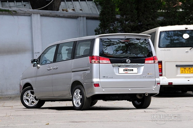 2012款 2.0L 自動豪華型7座