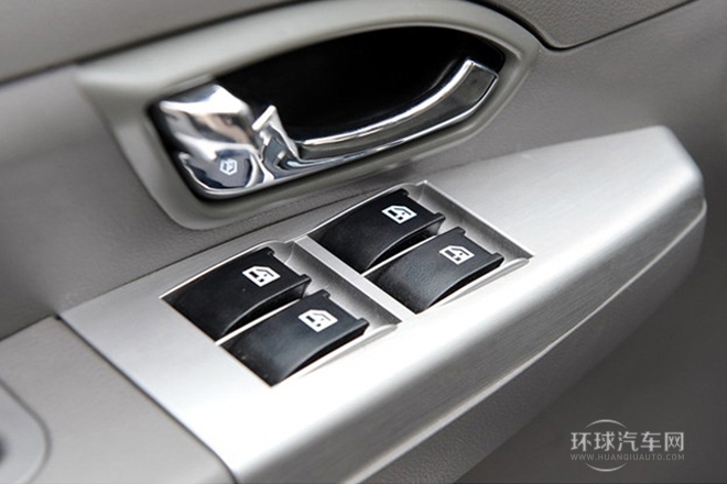 2012款 2.0L 自動(dòng)旗艦型7座