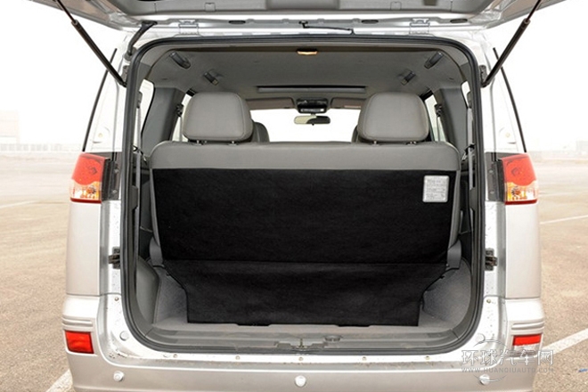 2012款 2.0L 自動旗艦型7座