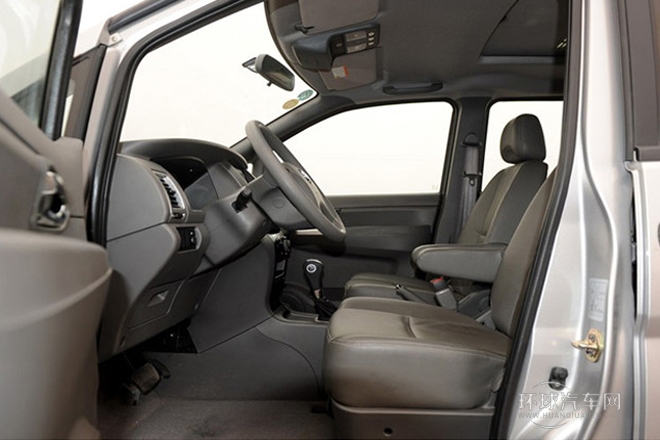 2012款 2.0L 自動旗艦型7座