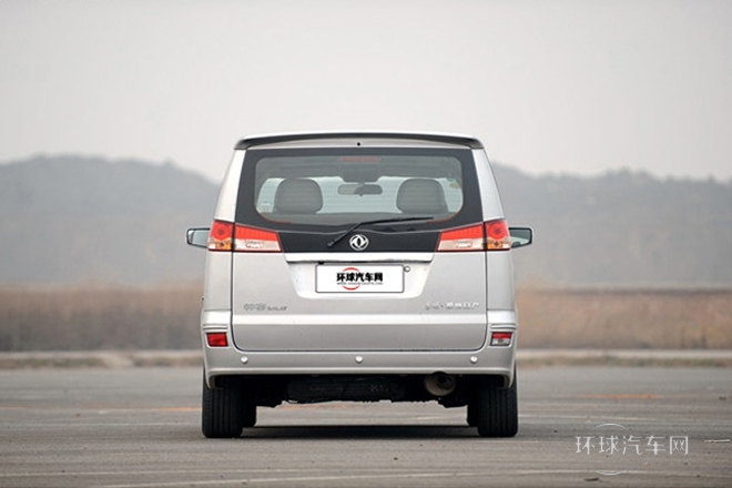 2012款 2.0L 自動旗艦型7座