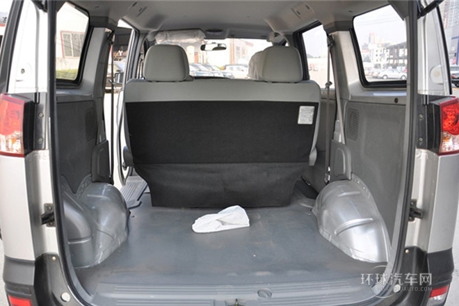 2011款 1.6L 手動商用型5座