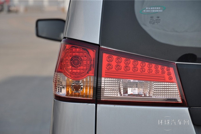 2011款 1.6L 手動商用型5座