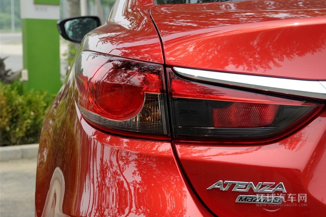 2014款 2.0L 藍天時尚版