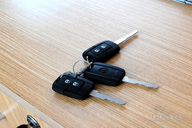 2011款 2.0L 手動(dòng)舒適型7座