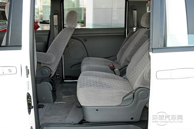 2011款 2.0L 手動(dòng)舒適型7座