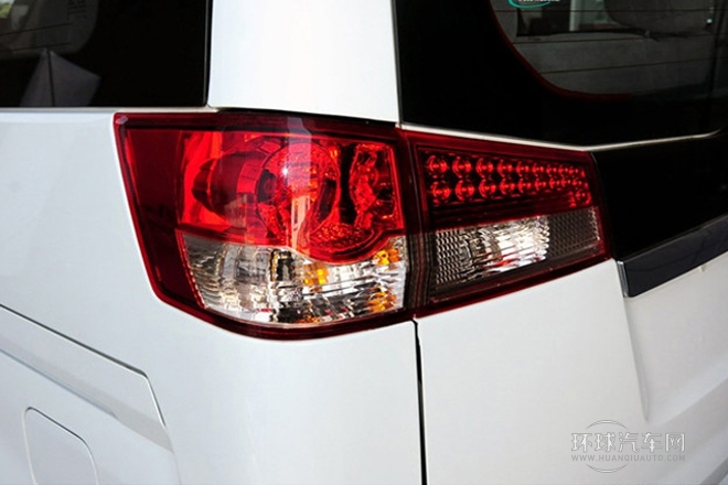 2011款 2.0L 手動舒適型7座