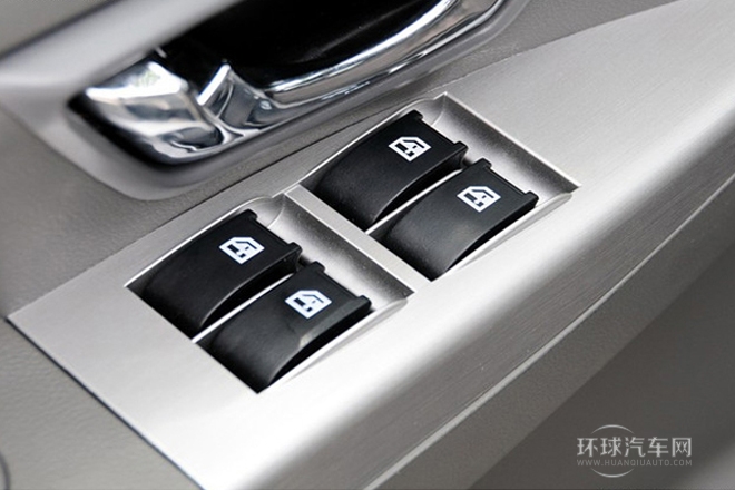 2011款 2.0L 手動豪華型7座