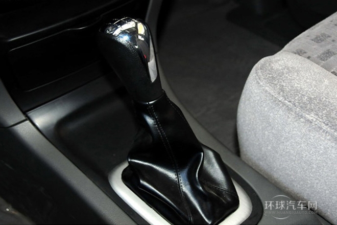 2011款 2.0L 手動豪華型7座