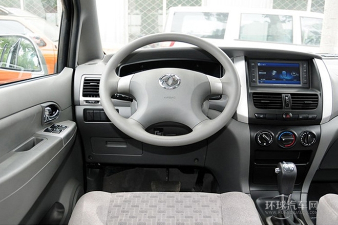 2011款 2.0L 手動豪華型7座