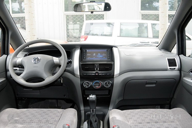 2011款 2.0L 手動豪華型7座