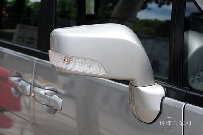 2011款 2.0L 手動豪華型7座