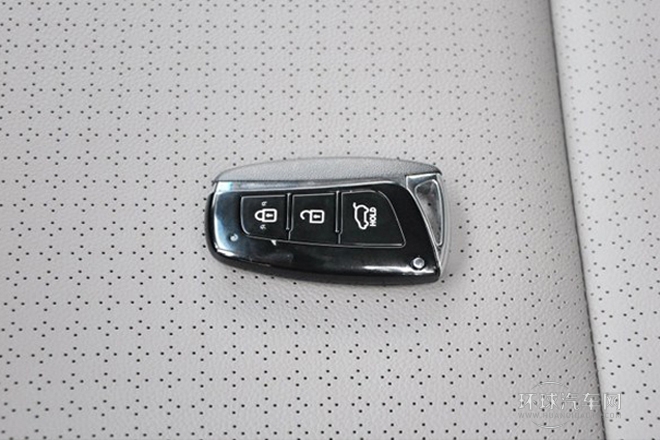 2013款 改款 3.0L 四驅舒適導航版 歐V