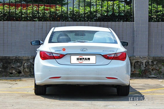 2014款 2.4L 自動領(lǐng)先版 國V