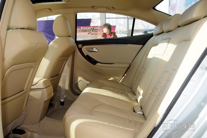 2014款 2.0L 手動舒適型