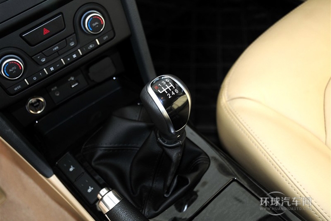 2014款 2.0L 手動(dòng)舒適型