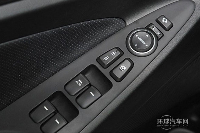 2013款 2.0L 自動時尚版