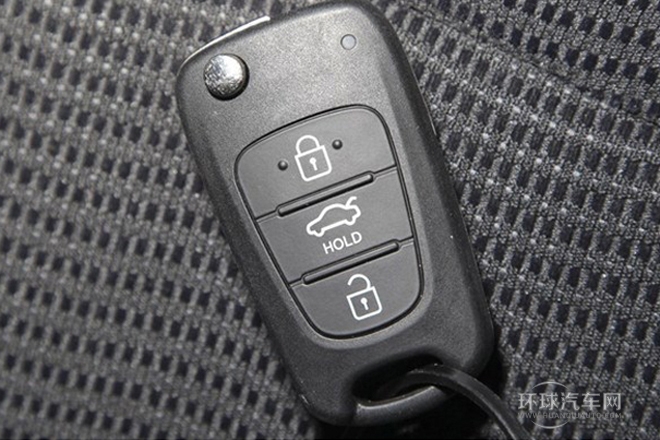 2013款 2.0L 自動領先版