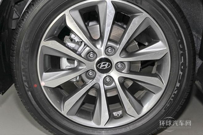 2013款 2.0L 自動(dòng)領(lǐng)先版