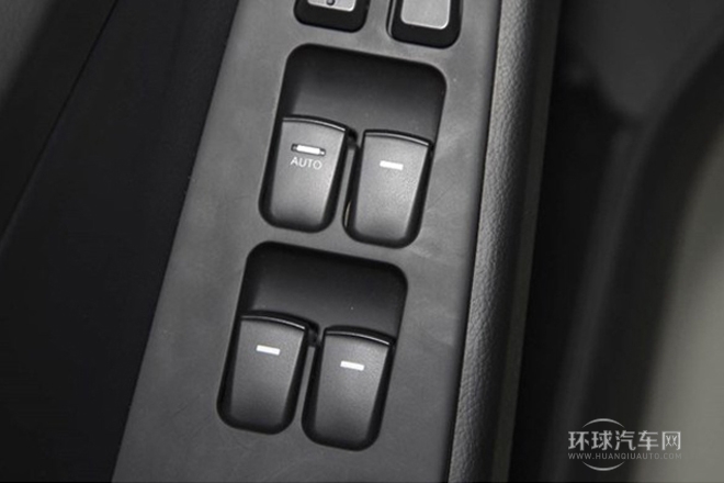 2013款 2.0L 自動領先版