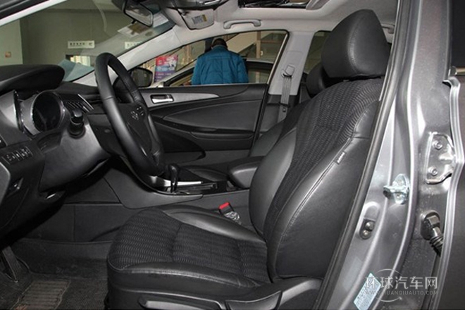 2013款 2.0L 自動領先版