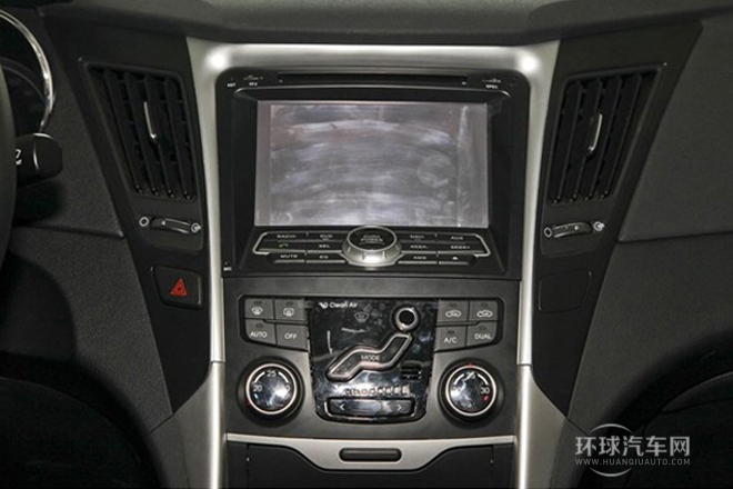 2013款 2.0L 自動領先版