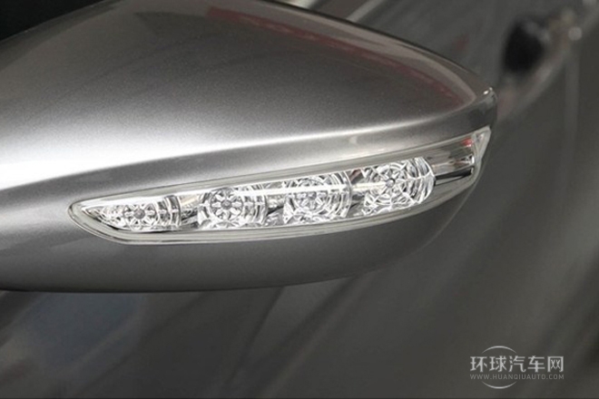 2013款 2.0L 自動(dòng)領(lǐng)先版